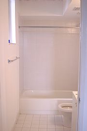 Great 2/2 Apartment in Miami, FL (Photo 5 of 5)