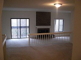 Spacious Three Bedroom Townhouse in Gaithersburg, MD (Photo 3 of 4)