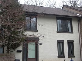 Spacious Three Bedroom Townhouse in Gaithersburg, MD (Photo 4 of 4)