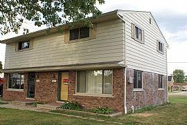 Beautiful Townhouse / Great Area in Washington Township, MI