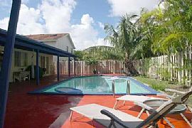 4/2 Gorgeous, Spacious Single Family  in North Miami Beach, FL (Photo 3 of 6)