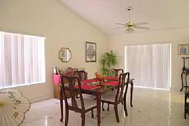 4/2 Gorgeous, Spacious Single Family  in North Miami Beach, FL (Photo 4 of 6)