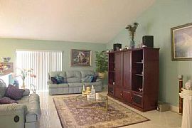 4/2 Gorgeous, Spacious Single Family  in North Miami Beach, FL (Photo 5 of 6)