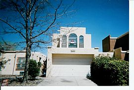2-Story Spanish Townhouse in Albuquerque, NM