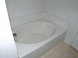 GREAT DEAL!! YOU DON'T WANT TO MISS IT ! in Dallas, TX (Photo 5 of 5)