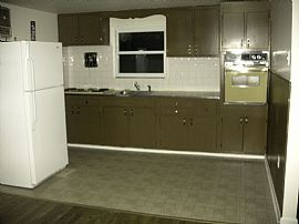 427 Maple Street in Warminster, PA (Photo 2 of 6)