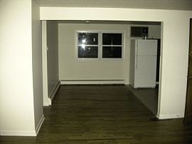 427 Maple Street in Warminster, PA (Photo 4 of 6)