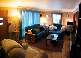  Beautiful 3 Bed 1 Bath in Saint Paul, MN (Photo 2 of 4)