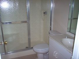 Beautiful Townhouse with Patio in Irvine, CA (Photo 6 of 6)