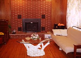 Adorable 3 Bedroom Home - Stay Close to Town in Franklin, NC (Photo 5 of 5)