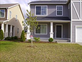 Beautiful 2-Story House in Puyallup in Puyallup, WA (Photo 2 of 2)