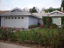 $2500/3br/3 bth-HOUSE FOR RENT- LARGE in Winnetka, CA