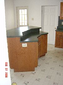 Pet Friendly W/d Deck Porch Avail Now in King of Prussia, PA (Photo 3 of 5)