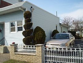 Great neighborhood small 1 family in Lodi, NJ