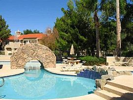 LAKESIDE LUXURIOUS TOWNHOUSE in Scottsdale, AZ (Photo 3 of 6)