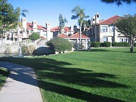 LAKESIDE LUXURIOUS TOWNHOUSE in Scottsdale, AZ (Photo 5 of 6)