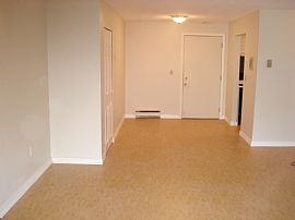 newly renovated 1 bedroom condo in Londonderry, NH (Photo 2 of 6)
