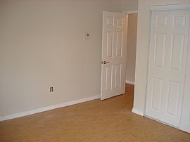 newly renovated 1 bedroom condo in Londonderry, NH (Photo 4 of 6)