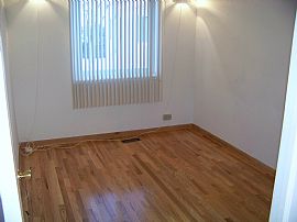 BEAUTIFUL TOWNHOUSE 2BR/1BA 1CAR GARAGE in Prospect Heights, IL (Photo 5 of 6)