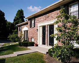 Gas Heat Included! in Lexington, KY (Photo 2 of 6)