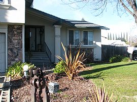 Pool, Spa, Waterfall, Tri Level Home in Citrus Heights, CA (Photo 2 of 3)