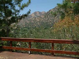 Apt in Spectacular Log House with Views in Three Rivers, CA (Photo 2 of 4)