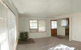 Apt in Spectacular Log House with Views in Three Rivers, CA (Photo 3 of 4)