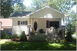 $850 2/3 bdr House W/ Lake View  in Spring Lake, MI