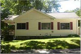 $850 2/3 bdr House W/ Lake View  in Spring Lake, MI (Photo 3 of 3)