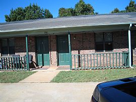 Duplex E. Pauling Large well Maintained in Dallas, GA