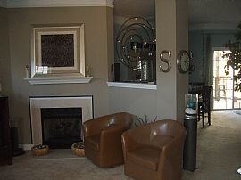 Golf Course Townhome in Charlotte, NC (Photo 2 of 6)