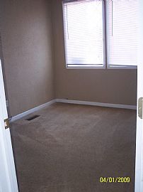 Spacious 3 bedroom in Pontiac, MI (Photo 2 of 5)