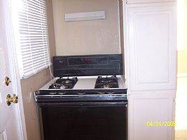 Spacious 3 bedroom in Pontiac, MI (Photo 4 of 5)