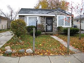 Spacious 3 bedroom in Pontiac, MI