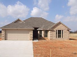 *CUSTOM HOME*ONE ACRE LOT*EZ 2 QUALIFY* in Reno, TX