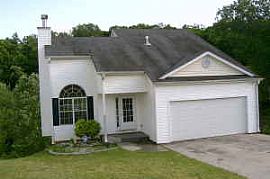 Waterfront 4/3 home with private yard  in Mableton, GA