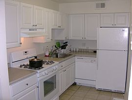 Two bed room appt available for 1st marc in Peabody, MA (Photo 3 of 5)