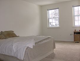 Two bed room appt available for 1st marc in Peabody, MA (Photo 5 of 5)