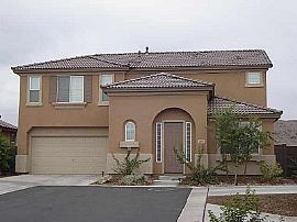 For rent 3 bd/2.5 bath house with den in Phoenix, AZ