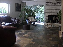 Spacious Beverly Hills Adjacent in Los Angeles, CA