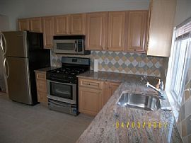 BEAUTIFUL TOWNHOUSE in Baltimore, MD (Photo 3 of 4)