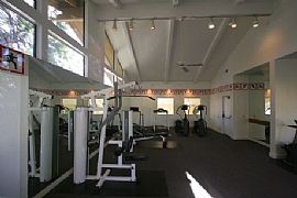 Downstairs Apartment with Enclosed Patio in Fountain Valley, CA (Photo 6 of 11)