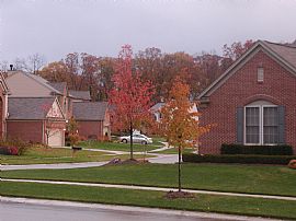 5 year old full brick Colonial in Rochester Hills, MI (Photo 4 of 5)