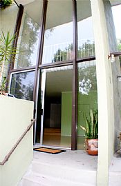 Immaculate 2+2 Condo in Hollywood Hills in Los Angeles, CA (Photo 2 of 6)