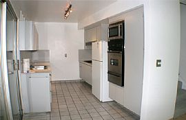 Immaculate 2+2 Condo in Hollywood Hills in Los Angeles, CA (Photo 4 of 6)