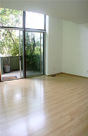 Immaculate 2+2 Condo in Hollywood Hills in Los Angeles, CA (Photo 5 of 6)