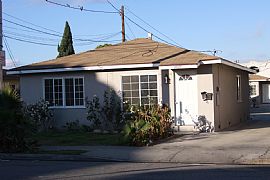 2 Bd 1 Ba House, W/ 2 Car Garage in Hawthorne, CA (Photo 1 of 5)