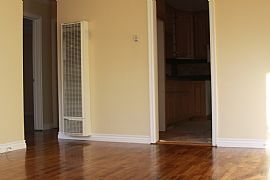 2 Bd 1 Ba House, W/ 2 Car Garage in Hawthorne, CA (Photo 2 of 5)