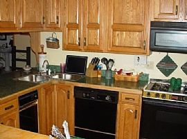 Stately Colonial Five Bedroom Home in Gurnee, IL (Photo 3 of 6)