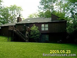 Contemporary Ranch Style Home in La Grange, KY (Photo 2 of 3)